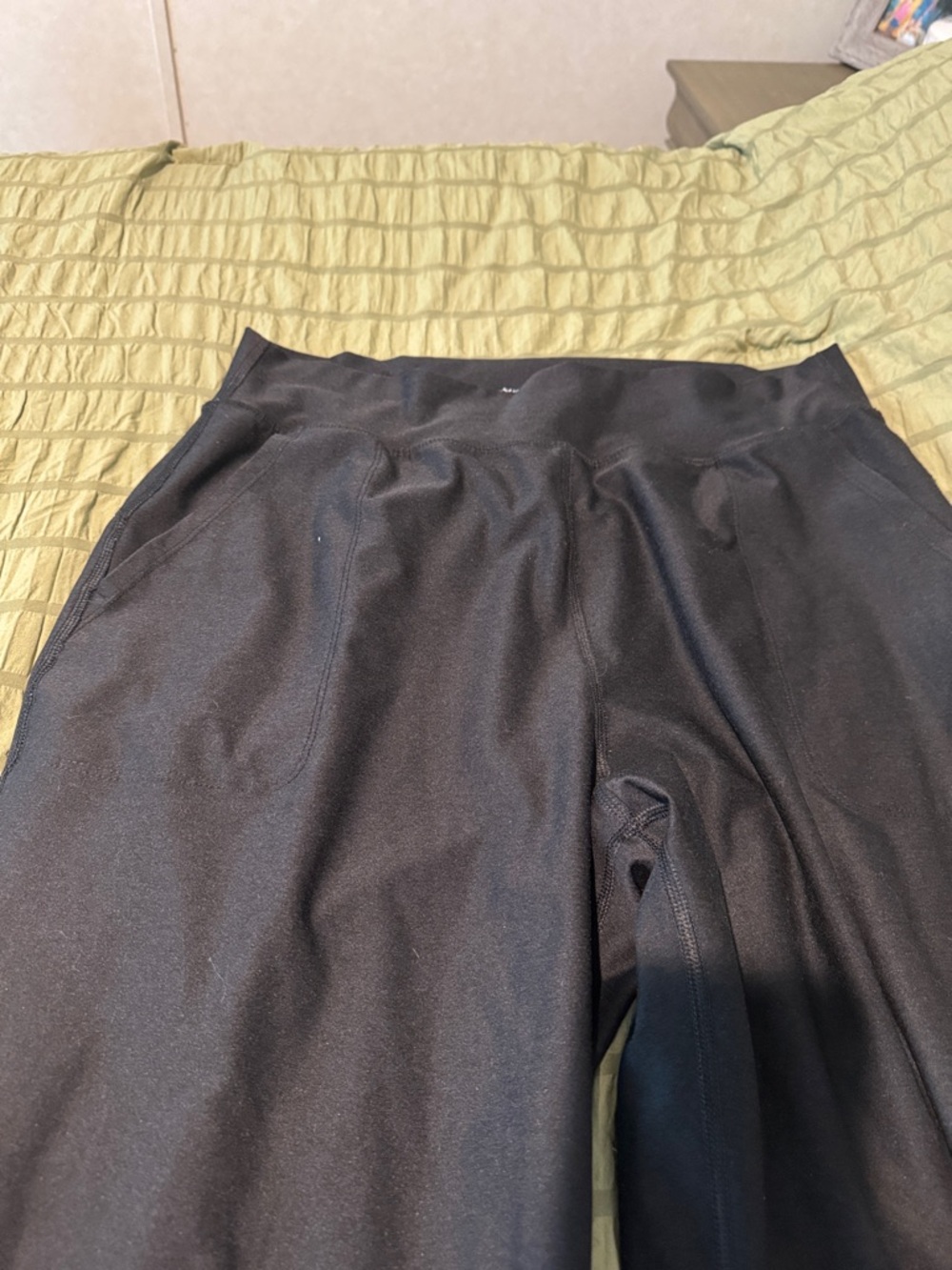 Old navy active pants bundles - Picture 3 of 6
